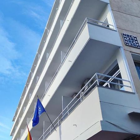 เอ็น.ซีเอช Hotel ตอร์เรโมลิโนส ภายนอก รูปภาพ