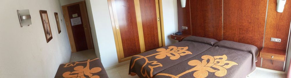 เอ็น.ซีเอช Hotel ตอร์เรโมลิโนส ภายนอก รูปภาพ