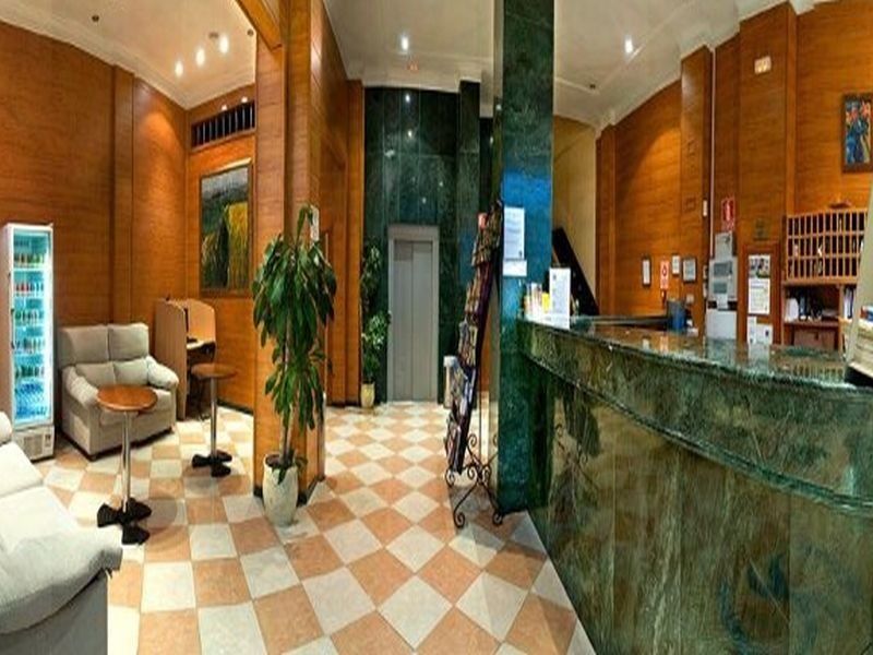 เอ็น.ซีเอช Hotel ตอร์เรโมลิโนส ภายนอก รูปภาพ