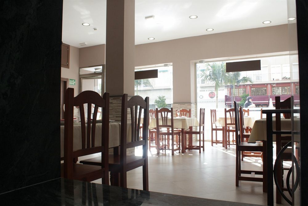 เอ็น.ซีเอช Hotel ตอร์เรโมลิโนส ภายนอก รูปภาพ