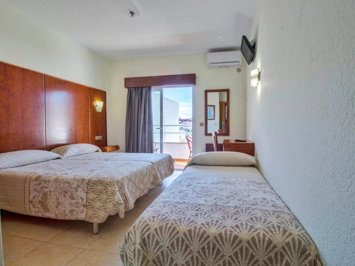 เอ็น.ซีเอช Hotel ตอร์เรโมลิโนส ภายนอก รูปภาพ